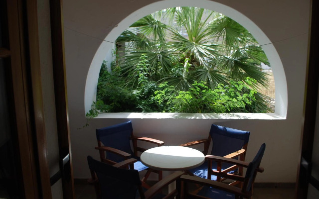 Siroco's Rooms And Studios