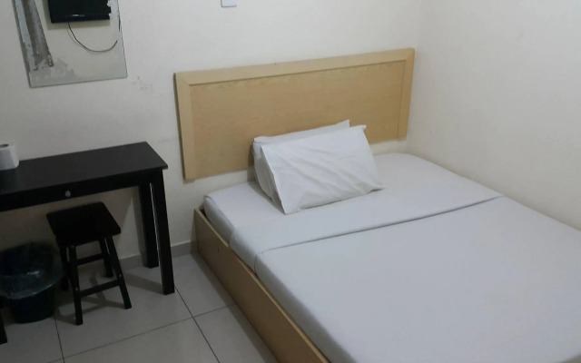 OYO 301 River Inn Hotel