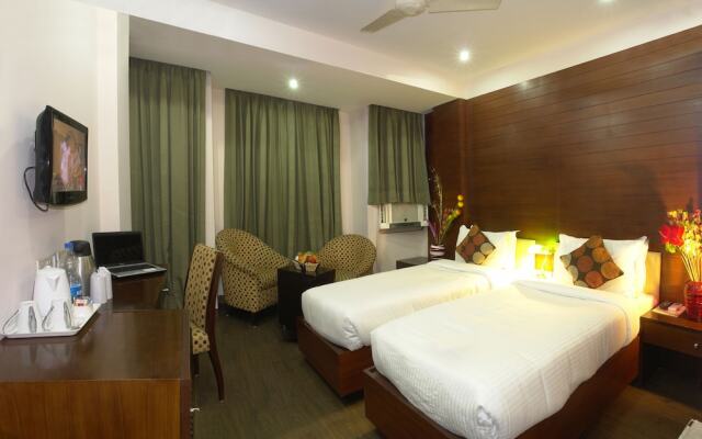 Hotel Crest Inn