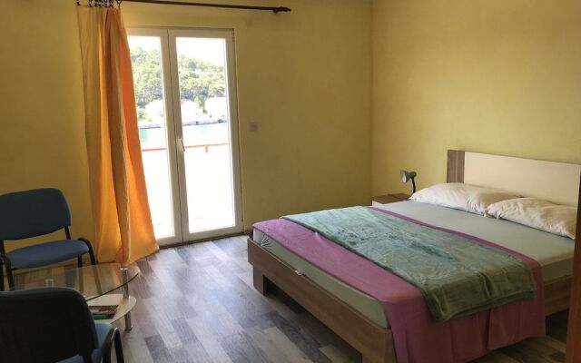 Apartments Peronja Jelsa Seafront