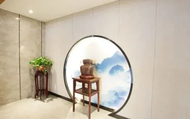 Unitour Hotel (Yulin Municipal Government)