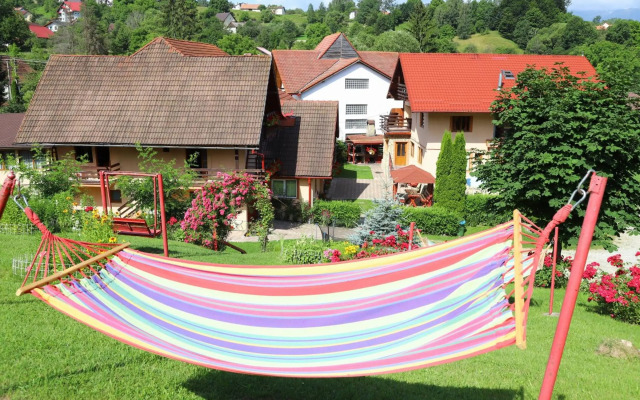 Pensiunea Dealul Frumos