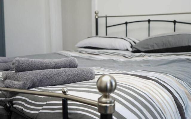 Hullidays - University Side Lg 4 bed House