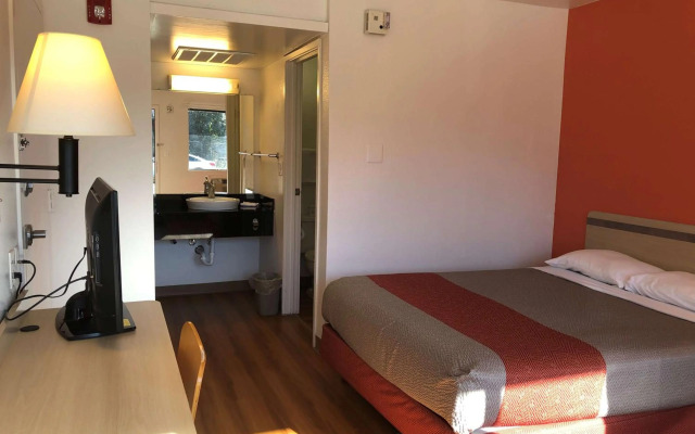 Motel 6 Goodlettsville, TN - Nashville