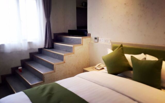 Zhonghao Cheng Shi Lin She