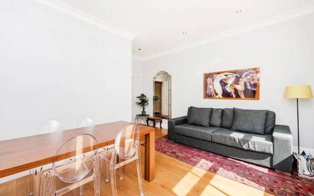 Lovely 2 bedroom apartment in Notting Hill