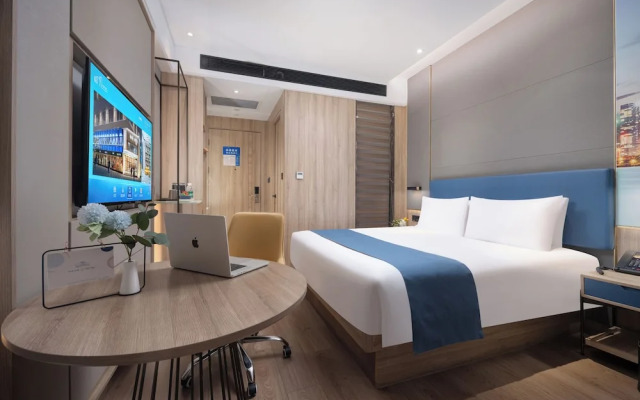 Naive S Hotel