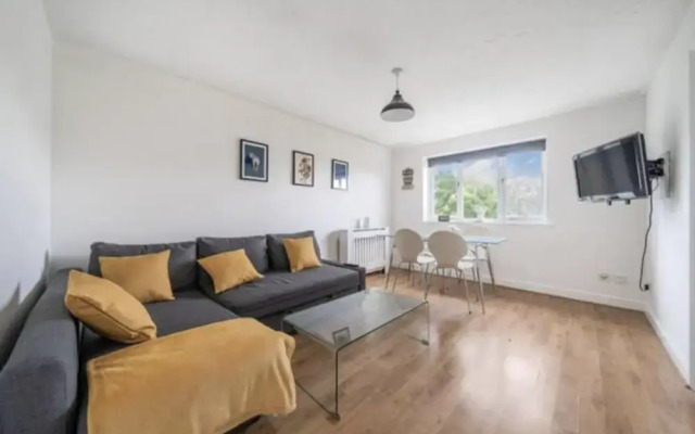 Charming Apartment Close to Central London