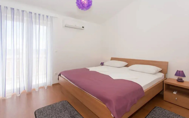 Charming Apartments With Private Balcony and City View Seget Donji