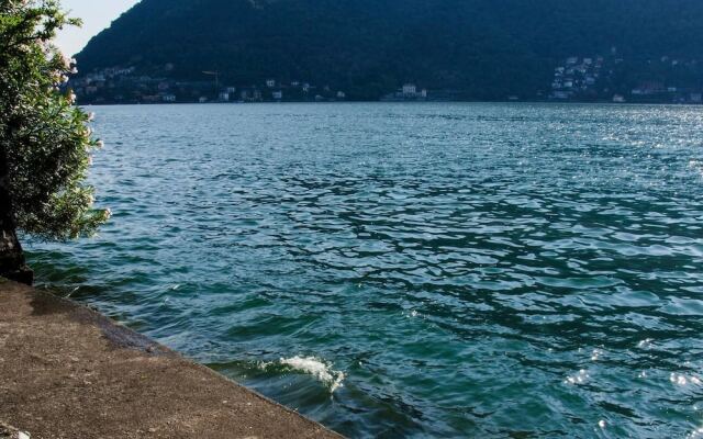 Altido House on the Lake Shore