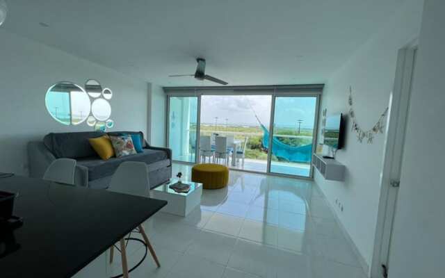 1m3-4 Beachfront Apartment With Air Conditioning And Wifi
