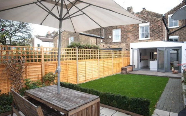 Veeve  Herrick Road House