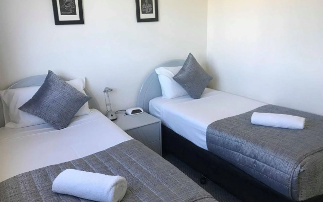 Meridian Tower Apartments