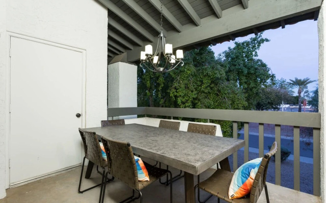 Speakeasy Condo 2 Bedroom By Casago