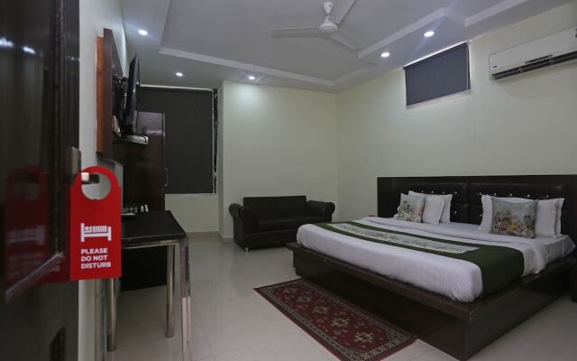 OYO 9565 Hotel New Shiv Murti