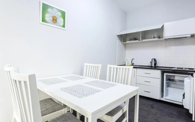 Rakhiv Hotel & Apartments