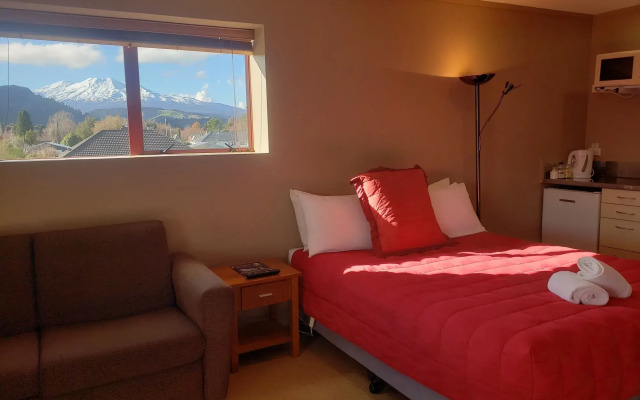 Canoe Safaris Lodge