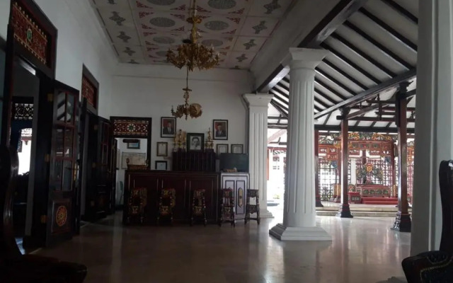 KoolKost At Tenggilis - Minimum Stay 30 Nights