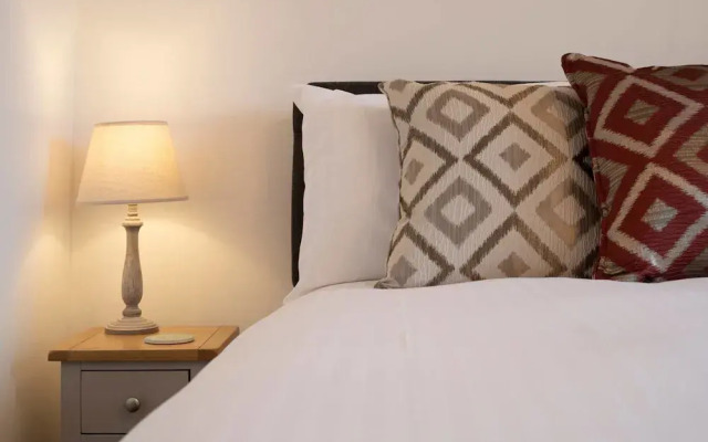 Charming 1BR - Town Centre-parking-stunning Views