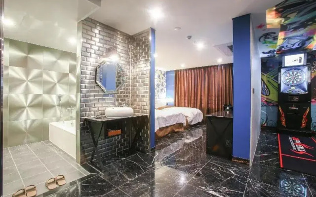 Konkuk University Boutique Nine