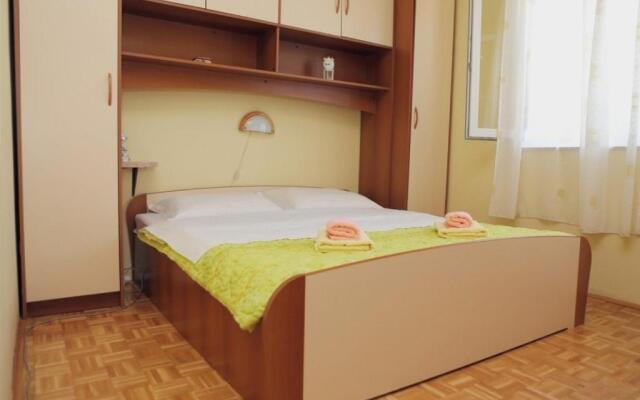 Apartments Liza - 80m from the sea