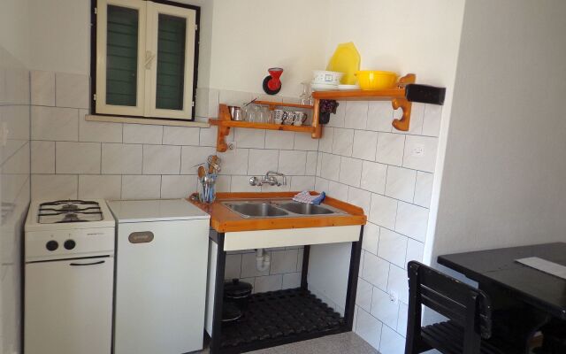 Apartment Brane - 150m from sea: A1 Bol, Island Brac