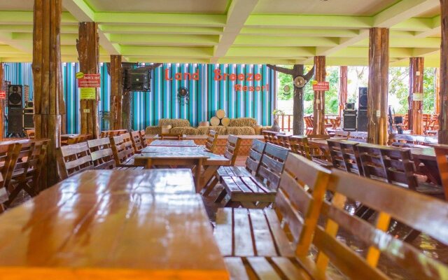 Land Breeze Resort & Hotel Pakchong