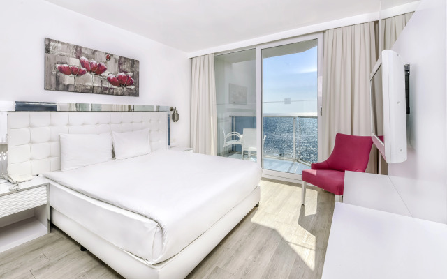 Le Bleu Hotel & Resort