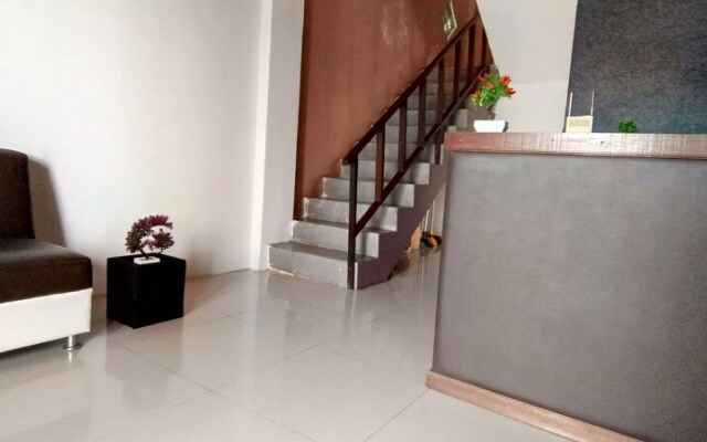 Hotel O Wisma Deli Syariah Near RSUD Nene Mallomo Sidenreng Rappang