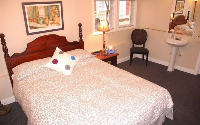 Cambie Lodge B&B