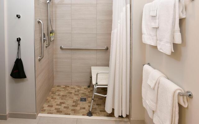 Holiday Inn Express & Suites Madisonville by IHG