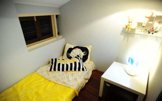 Swing and Pillows @ Beach Street, Penang – Guest Rooms – George Town