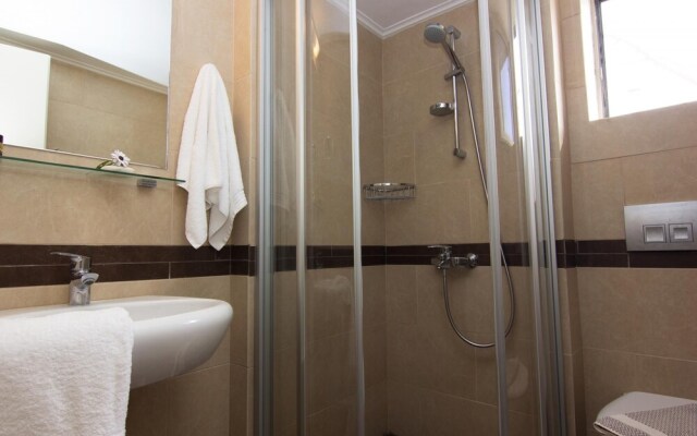 One Bedroom Apartment No 6