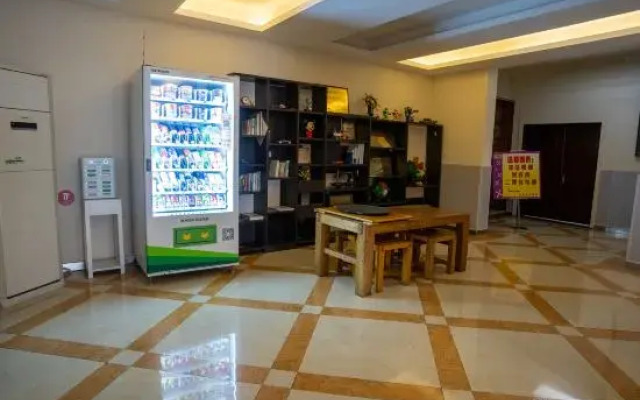 Home Huayi Hotel(Changchun East Bridge)