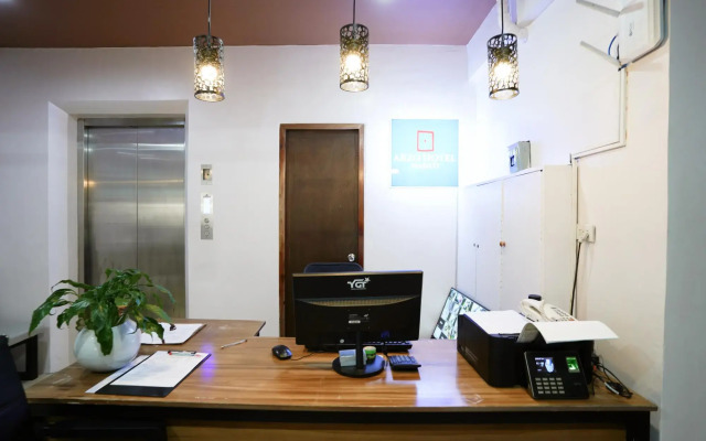 Arzo Hotel Makati by OYO Rooms