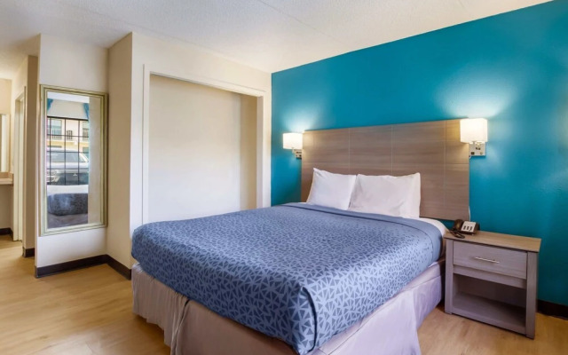 1 Life Studio and Suites