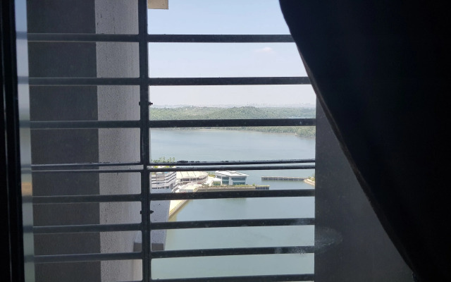 Teega Suite 3BD Seaview Puteri Harbour