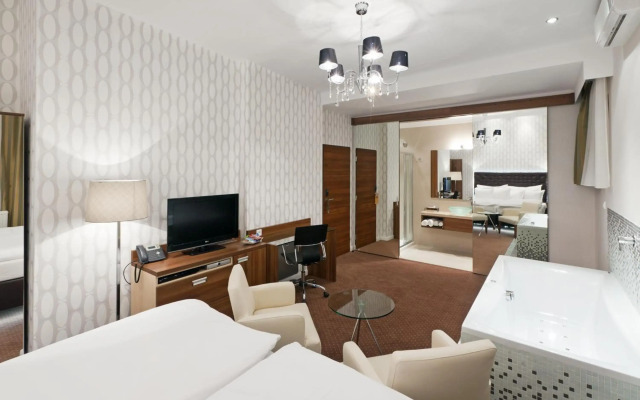 Pytloun City Boutique Self Check-in Hotel