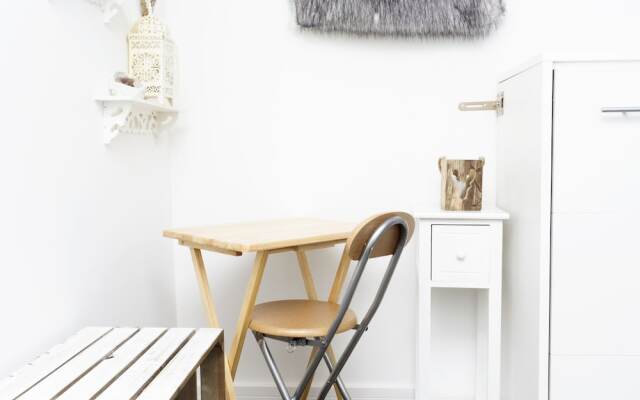 Beautiful 2 Bed Studio