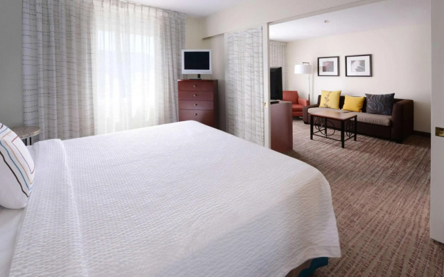 Sonesta ES Suites Dallas Market Center