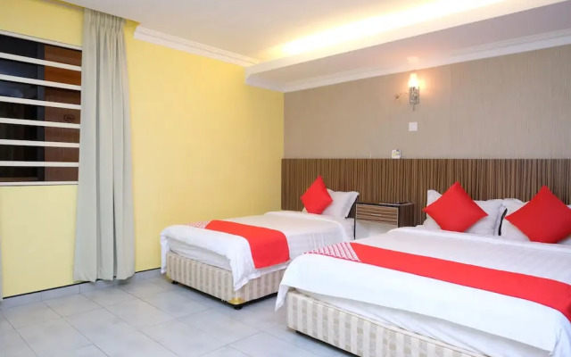 OYO 653 Green World Hotel