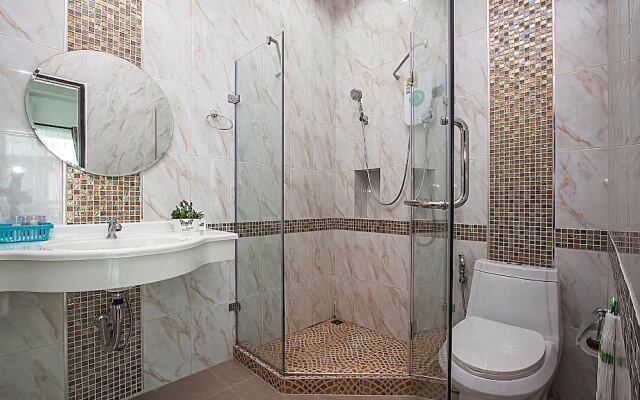 Baan Kiet 3 7 units 2 Bedroom Jacuzzi Townhomes