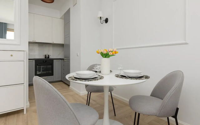 Apartment Kolejowa & Parking by Renters