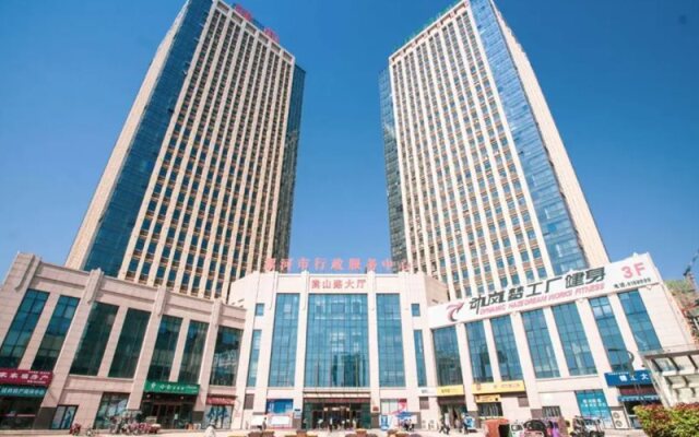 Gujing Junlai Hotel (Luhe Convention & Exhibition Center)