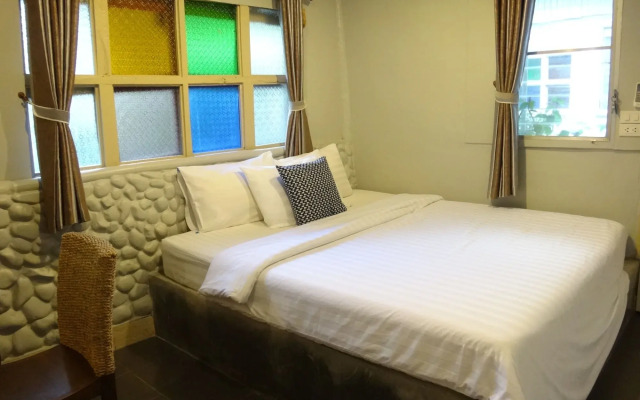 Stay With Me Guesthouse