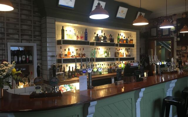 The Crown Inn - By Blunt Bars