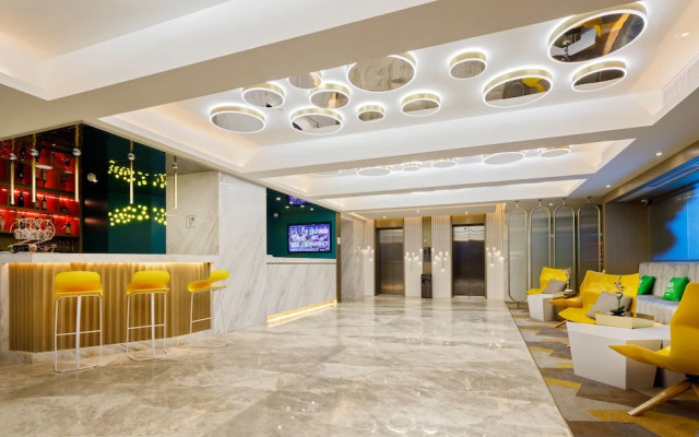 Kaigaosi Hotel (Guangzhou Railway Station Subway Station Baima Clothing City)