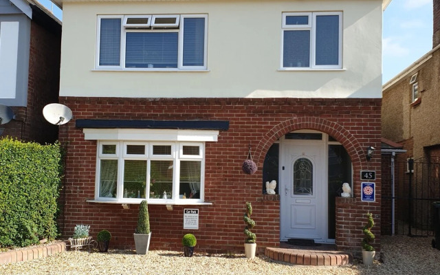 Wimborne Lodge