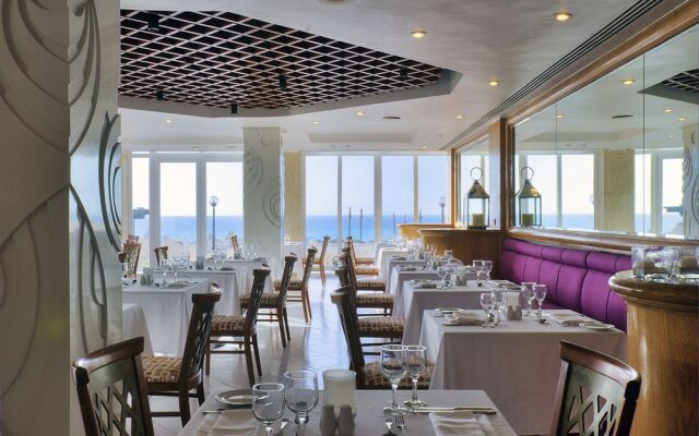 Hilton Borg El Arab