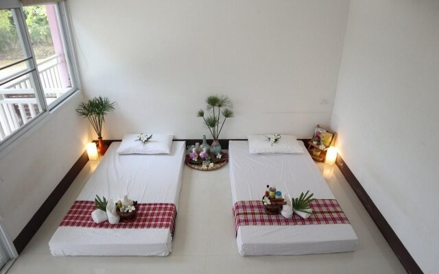 Chiangrai Lake Hill Resort